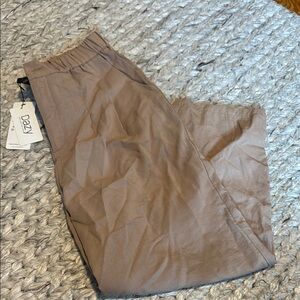Tan Cropped Ankle Pants Casual Style NWT